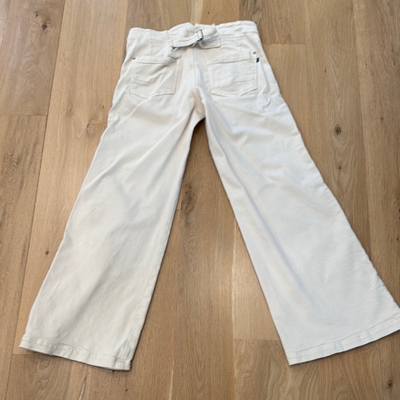 Women's Off White Wide-Leg Jeans - Picture 2 of 2